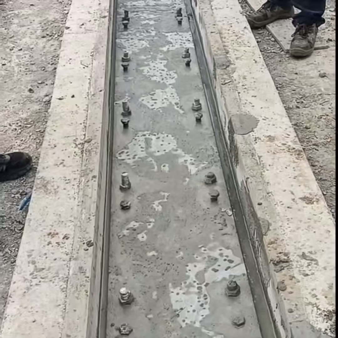 泗水港口码头起重机龙门吊重型机械设备稳固用早强快凝轨道胶泥